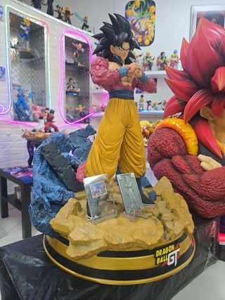 Action figure dragonball  resina