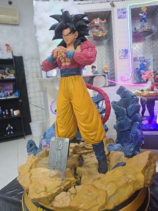 Action figure dragonball  resina