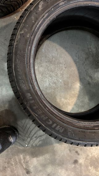 Michelin CrossClimate 235/45R17