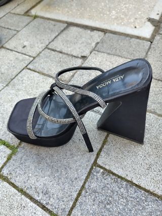 Sandali con tacco squadrato