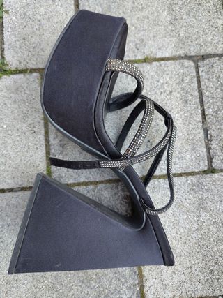 Sandali con tacco squadrato