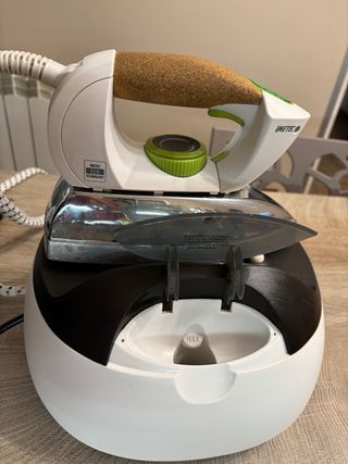 Ferro da stiro a vapore modello IMETEC Eco Compact