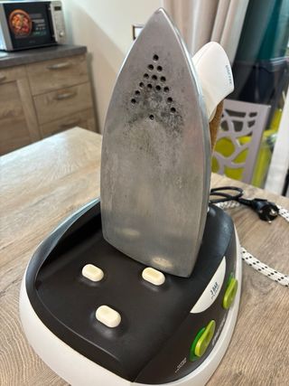 Ferro da stiro a vapore modello IMETEC Eco Compact