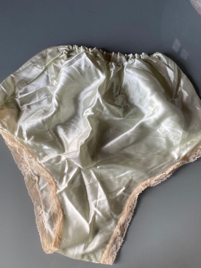 Vestaglia seta beige ricami