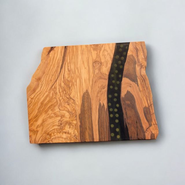 Tagliere/Lastra in Ulivo e resina epossidica