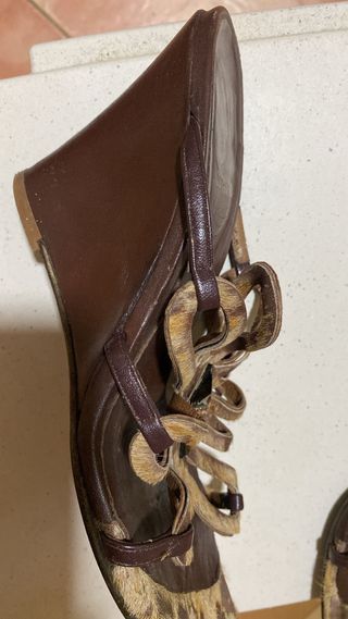 zapatos de tacon a juego con bolso