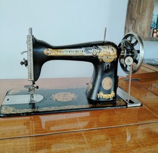 Máquina de coser Singer Antigua