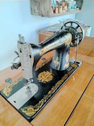 Máquina de coser Singer Antigua