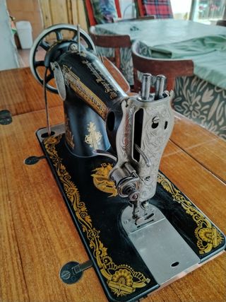 Máquina de coser Singer Antigua