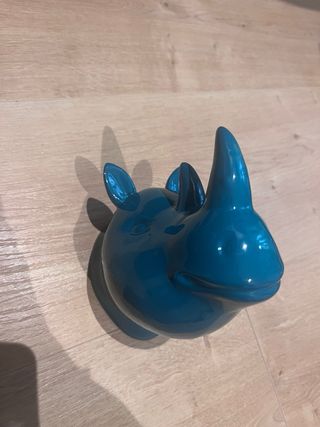 Figura decorativa perchero