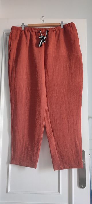 Pantalón color teja