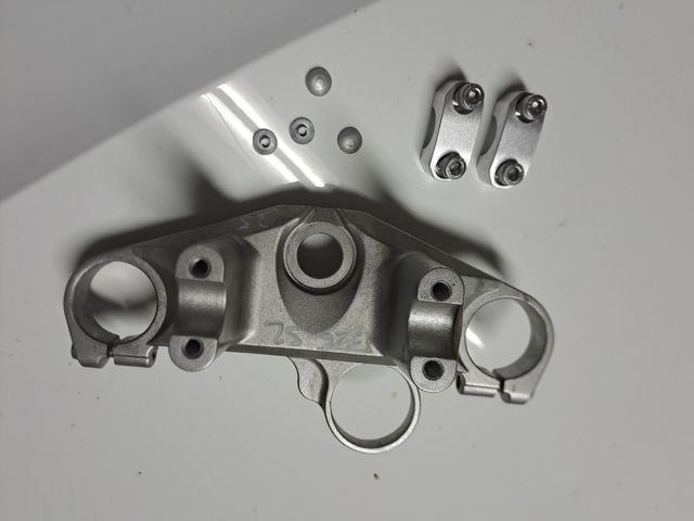 Tija superior Yamaha FZ6