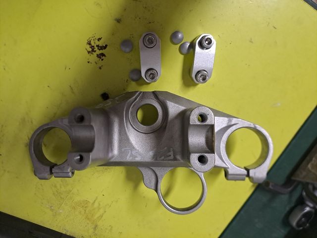 Tija superior Yamaha FZ6