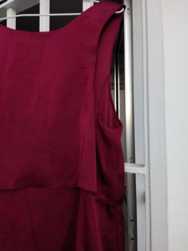 Vestido burdeos de Antea