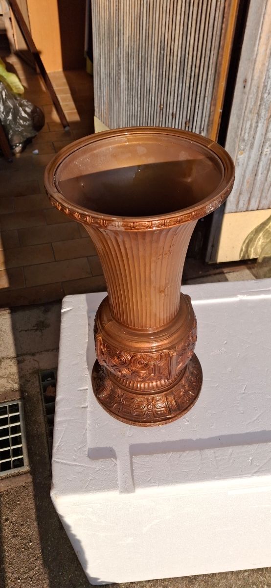 VASO DI PLASTICA CON BASE PESANTE