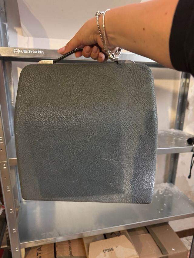 Macchina da scrivere Bertolini con custodia