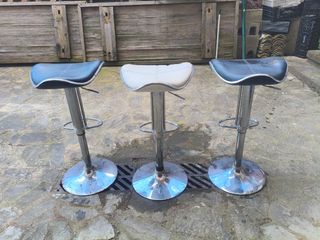3 Taburetes piel sintética