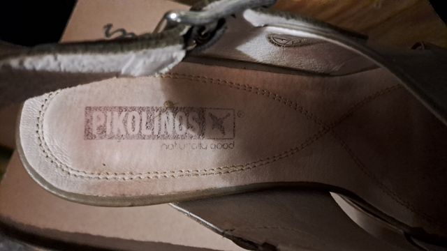 Sandalias Pikolinos de piel de tacón alto