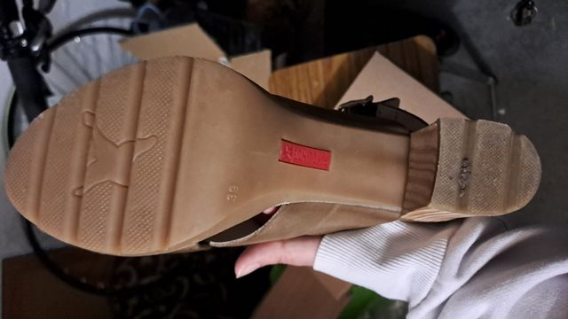 Sandalias Pikolinos de piel de tacón alto