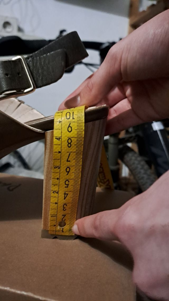 Sandalias Pikolinos de piel de tacón alto