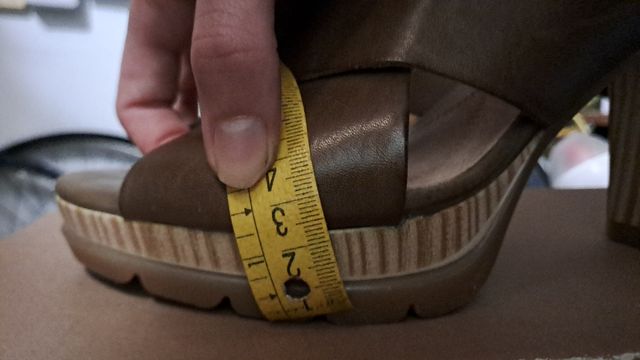 Sandalias Pikolinos de piel de tacón alto