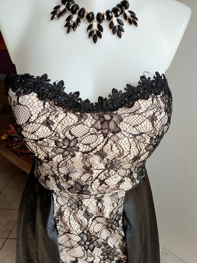 Vestito elegante in pizzo