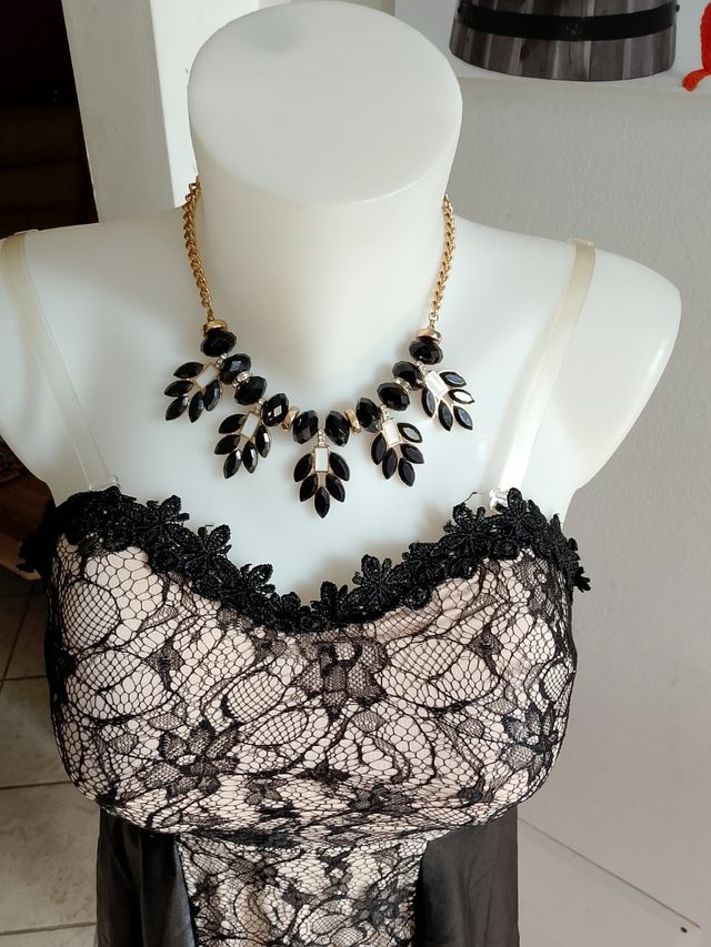 Vestito elegante in pizzo