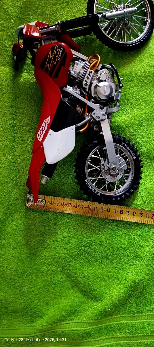 Moto Honda XR 400 escala 1:16