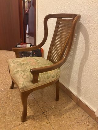 Silla tapizada antigua