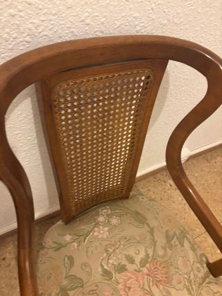 Silla tapizada antigua