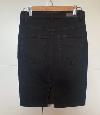 Falda midi Only negra