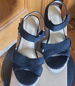 Sandalias cuña Negras ,Frusia, Naranjas ,