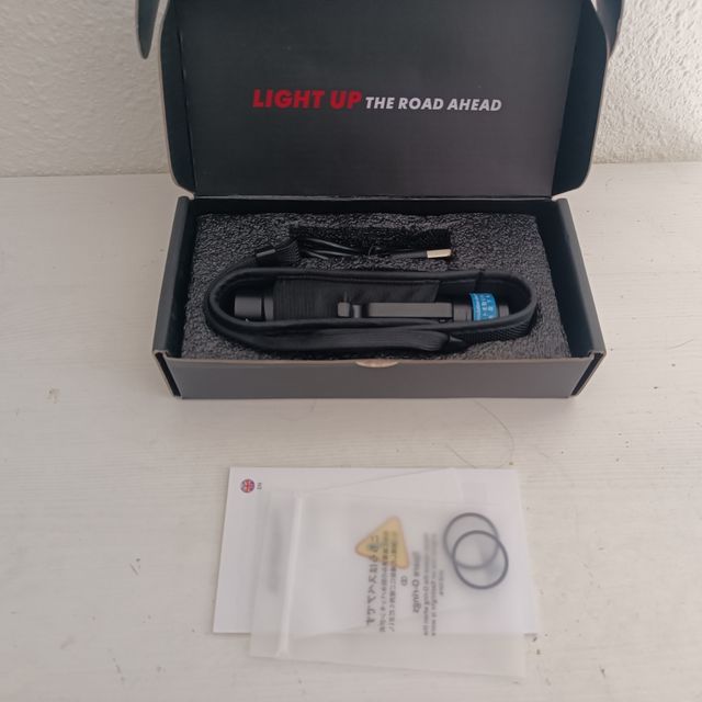 Linterna táctica Jonsony