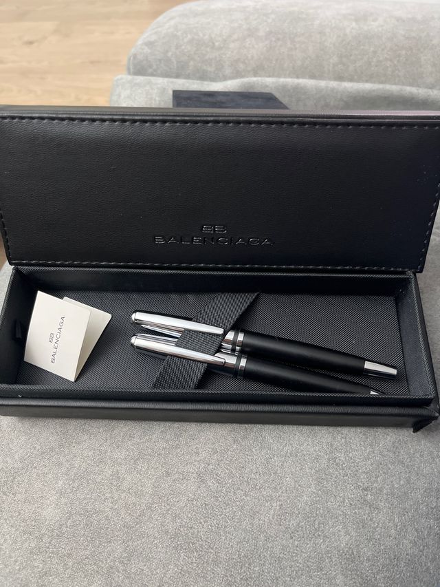 Bolígrafos Balenciaga (2)