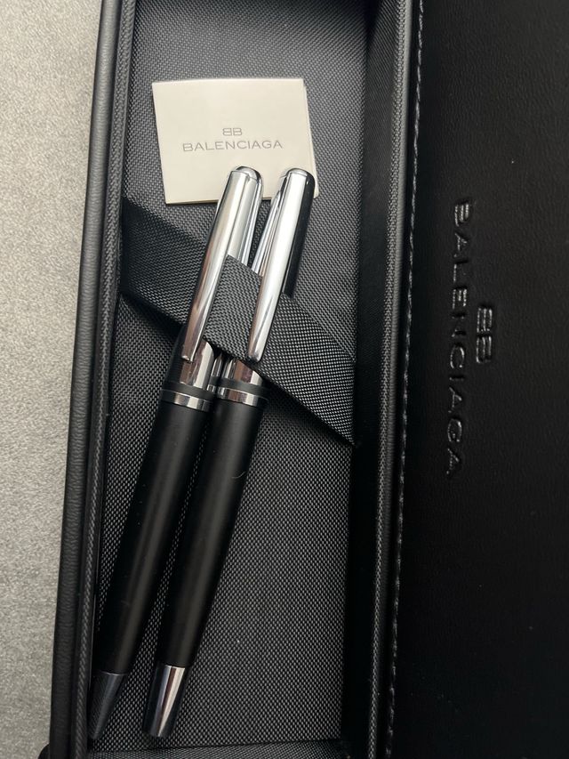 Bolígrafos Balenciaga (2)