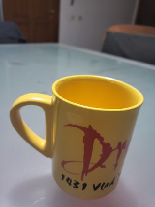 Tazza dracula gialla