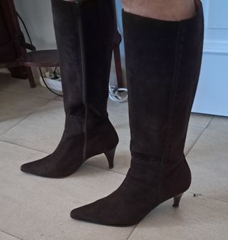 Botas ante marrón, piel y forradas en piel. 
