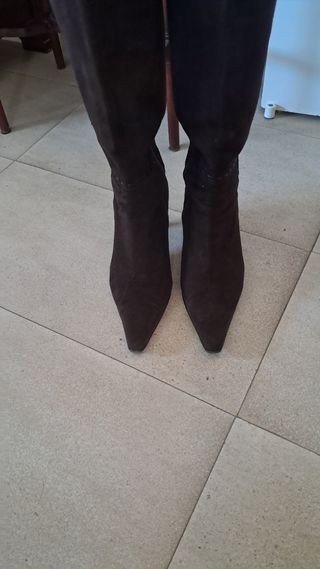 Botas ante marrón, piel y forradas en piel. 
