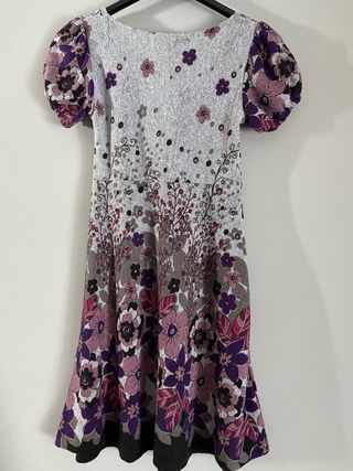 Vestido floral gris y morado