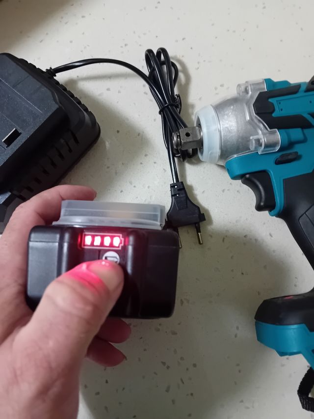 Maquina impacto makita