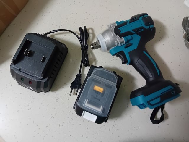 Maquina impacto makita