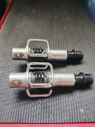 Pedales automaticos crank brothers