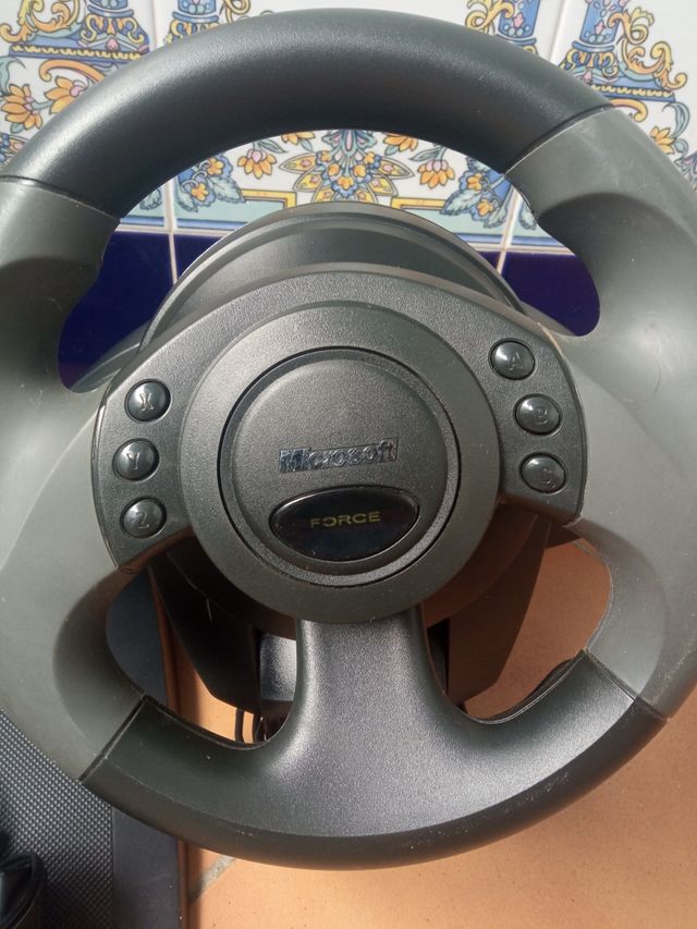 Volante y pedales Microsoft