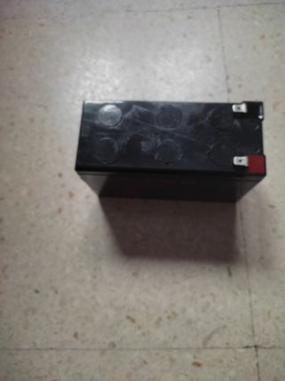 BATERÍA DE 12 VOLTIOS 