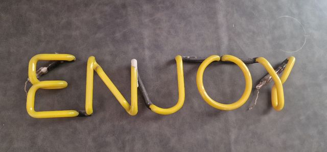 Scritta luminosa gas Enjoy vetro