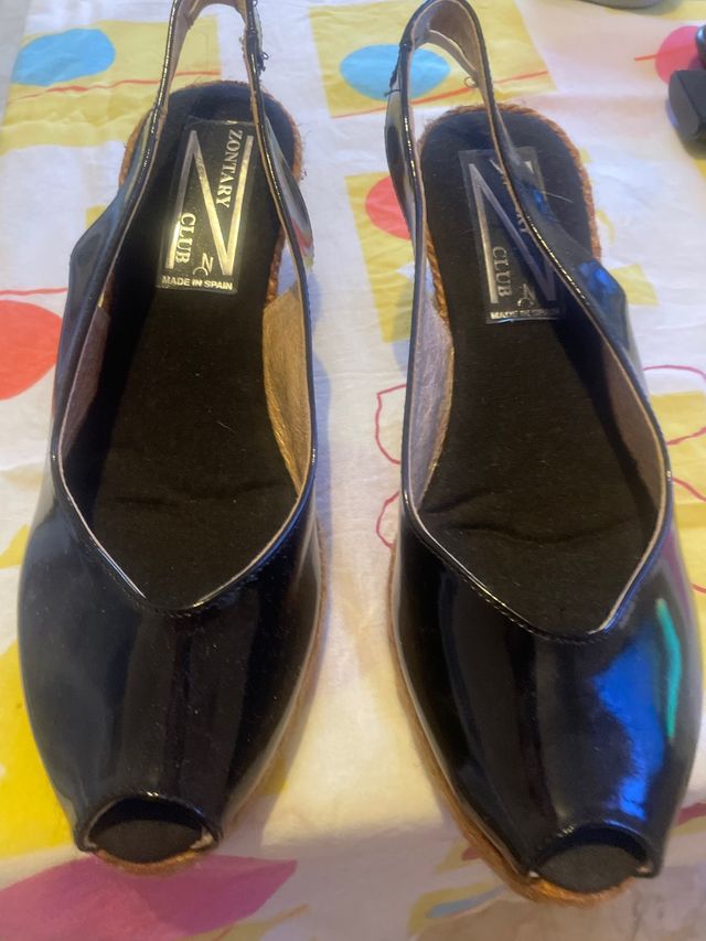 cuña esparto de charol negro