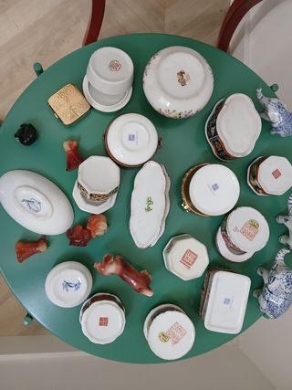 Lote cajitas y otros.