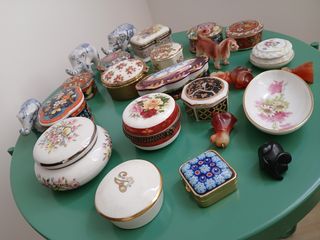 Lote cajitas y otros.