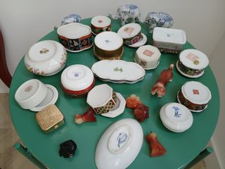 Lote cajitas y otros.