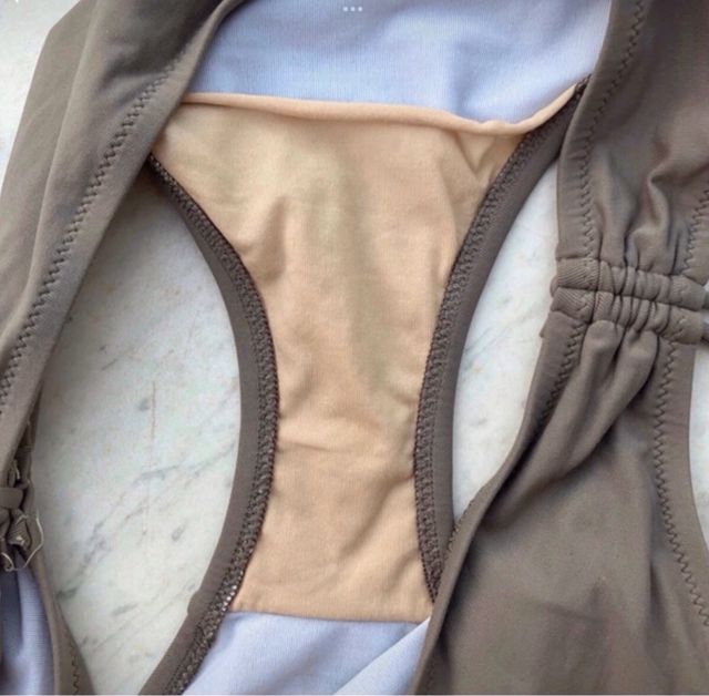 Bikini e copricostume gioiello